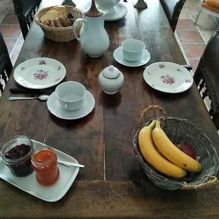 La Taniere Bed & Breakfast *